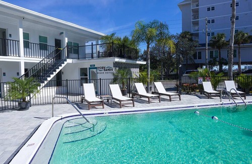Clearwater Beach Hotel | Ivory Sands Beach Suites - Premium King