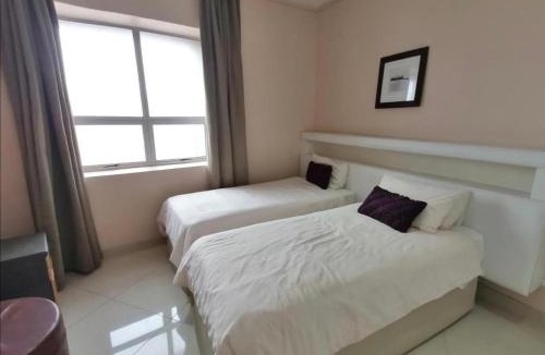 Durban Point Apartment | Waterfront and habour with pool