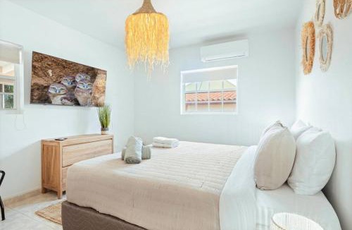Boroncana House | Mango Villa 3BR with Big Pool by Signature Stays