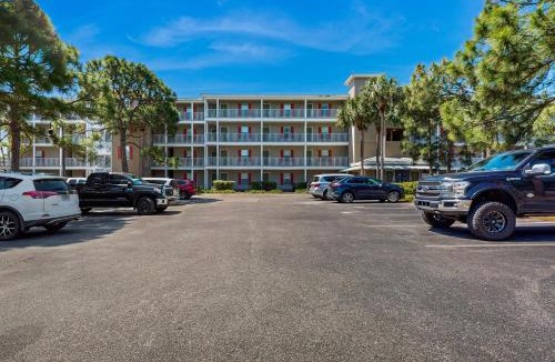 Gulf Place House | Bright Santa Rosa Beach Villa with community pools & hot tub - Next to Gulf