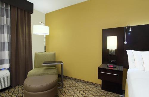 Colorado Springs Hotel | Holiday Inn Express - Colorado Springs - First & Main by IHG