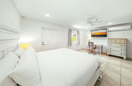 Arashi Apartment | 6BR & 6BA 5 Mins to Beach at Alegria Villa by Bocobay