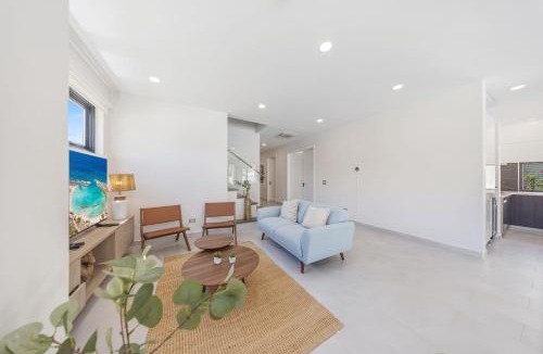 Gold Coast Villa | LUX 4BR and 3BA Villa with Pool Malmokweg 48 by Bocobay