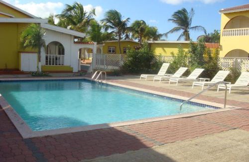 Palm Beach Hotel | Coconut Inn