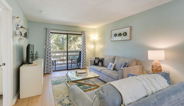 Walk to Beach: Hilton Head Condo w/Pool Access