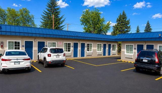 Royal Gateway Motel