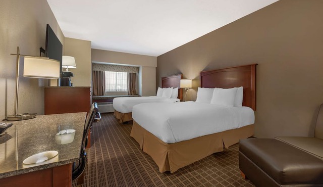 Best Western Plus Peak Vista Inn & Suites