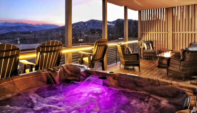 EXTRAORDINARY Luxury View Cabin! Game Room! Theater! Porch w/Fireplace! Hot tub