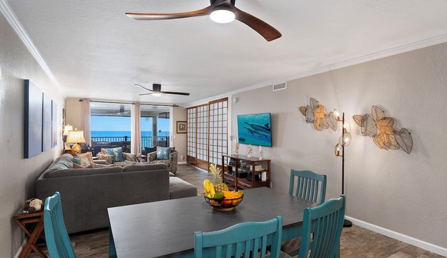 Fabulous Oceanfront Two Bedroom w/Huge Lanai & Central A/C!