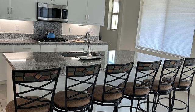 3-bedroom villa in awesome Palm Desert with fitness room, AC, WiFi