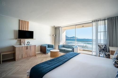 Lagoon Beach Hotel & Spa