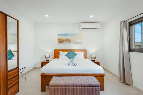Aruba Escape Spacious 5BR Villa for 12 by Bocobay